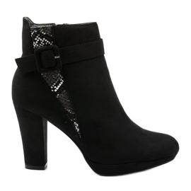 Crne čizme na stupu s eko-antilopom Lysianassa crna