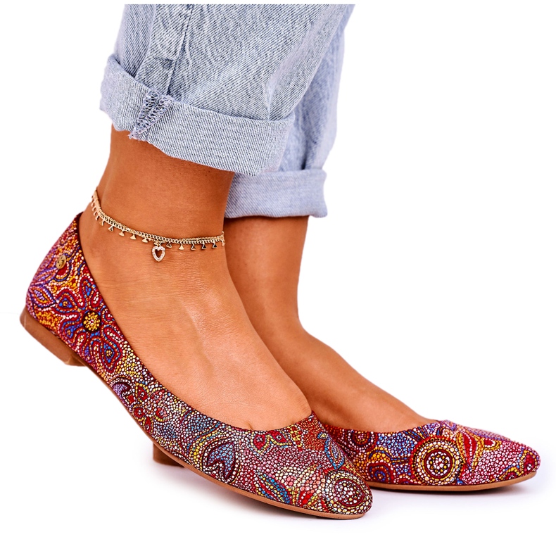 Ženska koža Maciejka balerinke crvene s cvijećem 04100-38 raznobojna