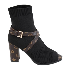 Crne štikle s otvorenim prstima NS183 Crna