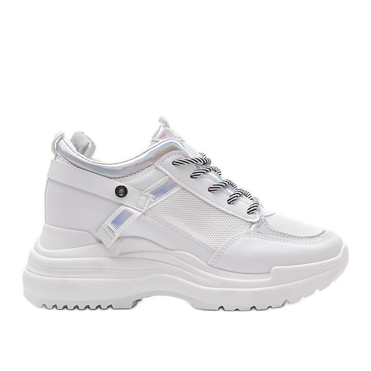 Bijele tenisice na debelom Johanovom potplatu bijela