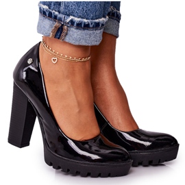 Crpke na šipci i platformi Maciejka crno lakirano 02629-05 crna