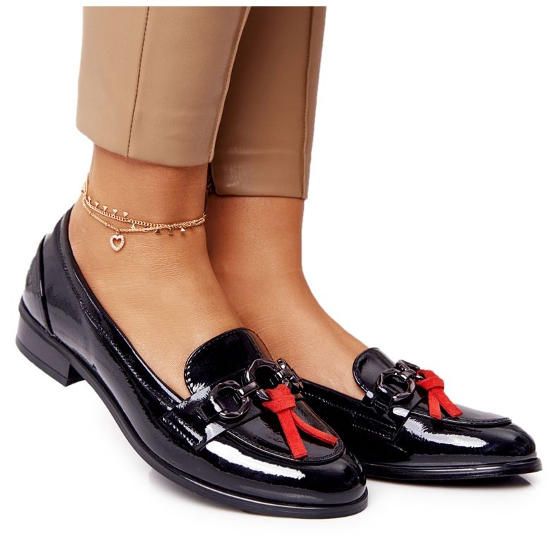 Elegantne ženske natikače Vinceza 10585 Lakirano crno crvena