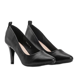 Crne pumpe na štikli od Briana crna