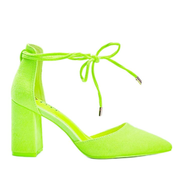 Žute pumpe na vezanje na Macey stupu žuta boja