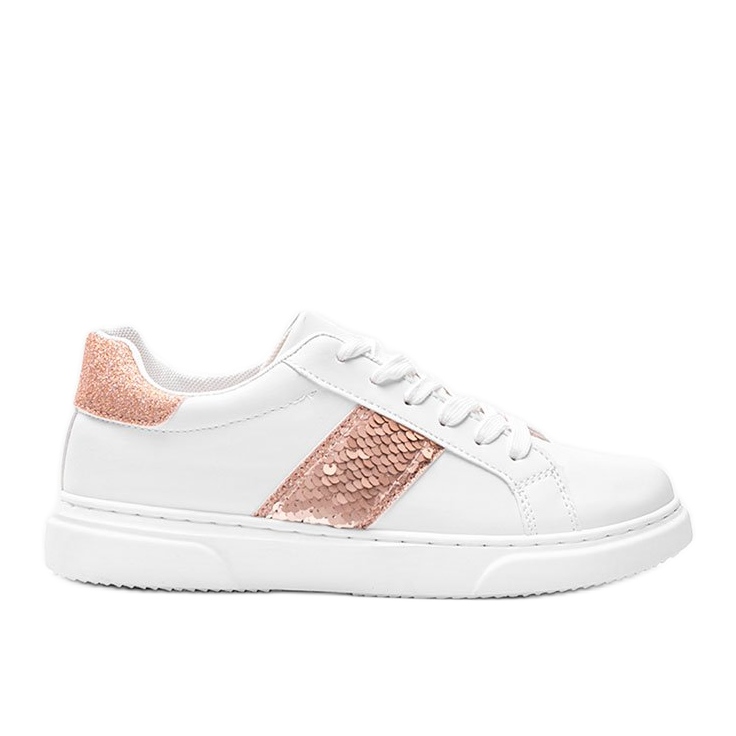 Bijele tenisice ukrašene Aninim šljokicama bijela