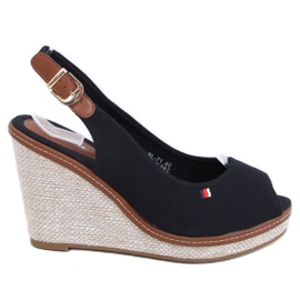 Crne sandale na klinove BL-71 Crna