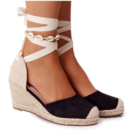 PG1 Crne sandale na klin s vezicama i pletenicama bež crna