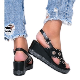 Crne metalik sandale na klin Pon crna