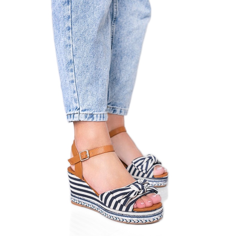 Dulce sandale na plavi i bijeli klin bijela plava