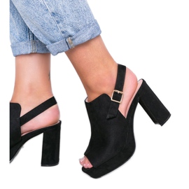 Crne sandale na mjestu Lordly crno