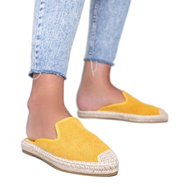 Žute japanke s izgrađenim Kinshasa prednjim dijelom žuta boja