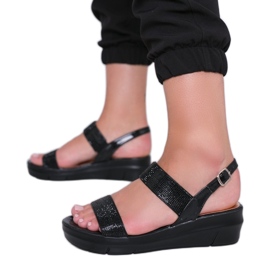 Crne sandale na klin Sweet Rasp crna