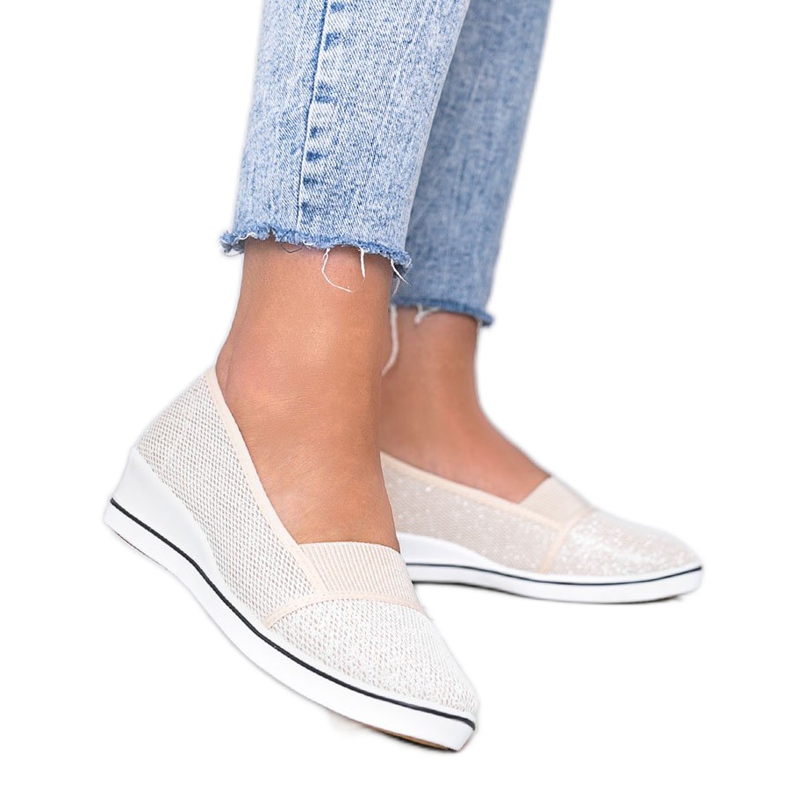 Bež sjajne balerinke na klinu Glam Star