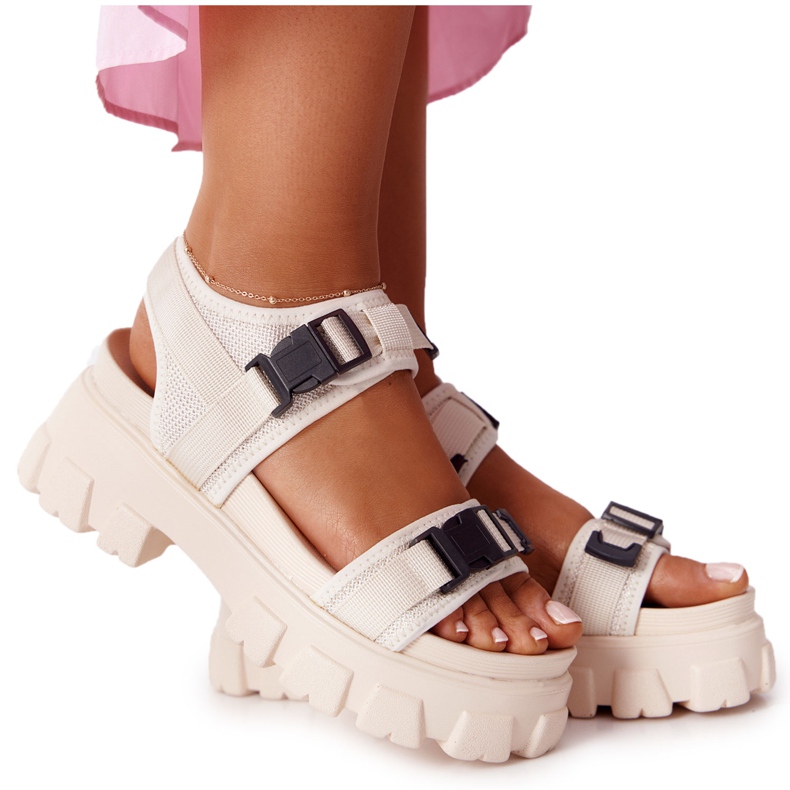 PS1 Sandale na masivnoj platformi bež lete visoko