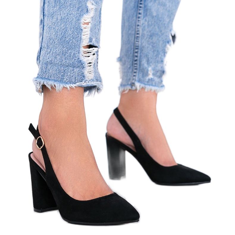 Crne pumpe na Pho stupu crno