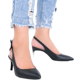 Crne pumpe na štikli od Elen crna