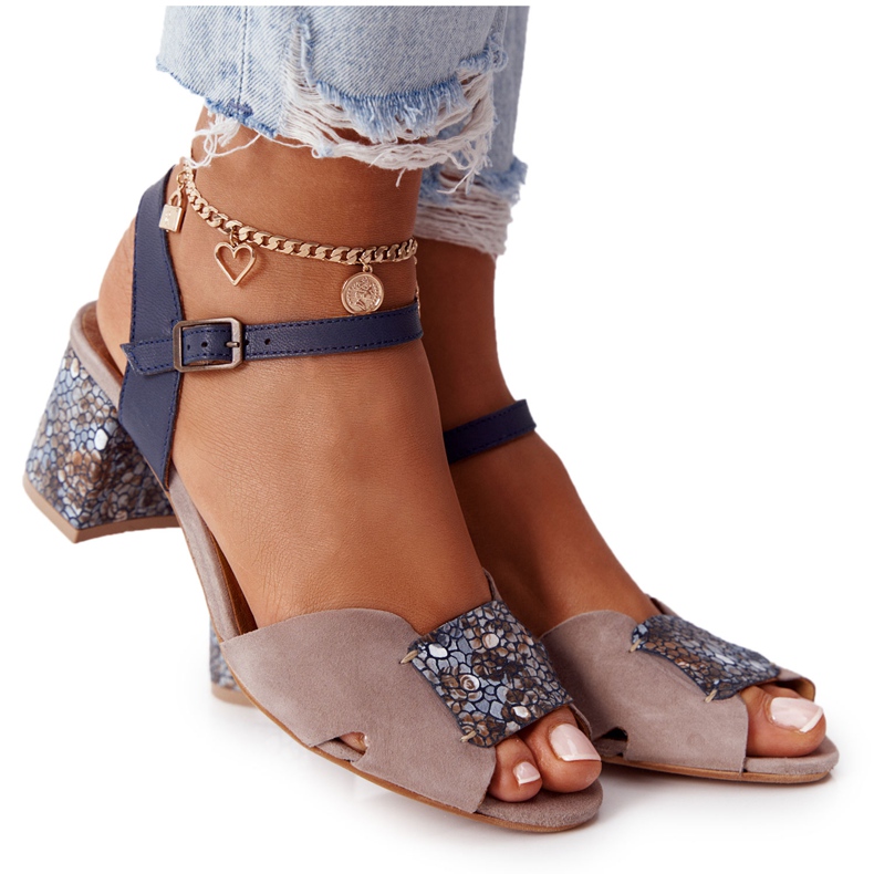 Kožne sandale na visoku petu Maciejka 04120-43 Bež-tamnoplava mornarsko plava