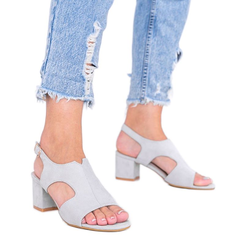 Sive sandale na niskom stupu Buenna siva