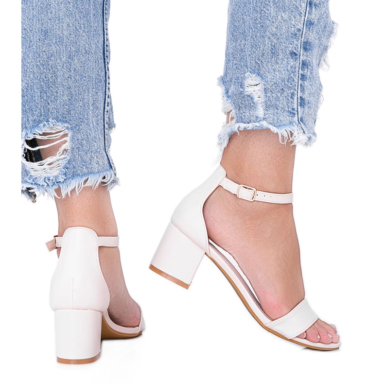 Bež sandale na niskom Sever stupu