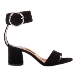 Marco Shoes Ženske kožne sandale s ukrasnom kopčom crna