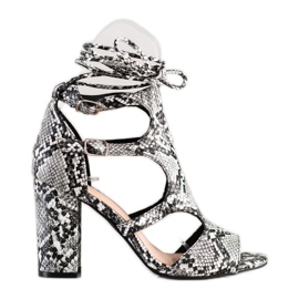 Bestelle Zatvorene sandale s povezom crno