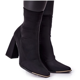 Čizme na stupu od crne elastične tkanine Wow efekt crna