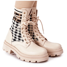 Ljubavna priča o radnicima od bež elastične tkanine crno