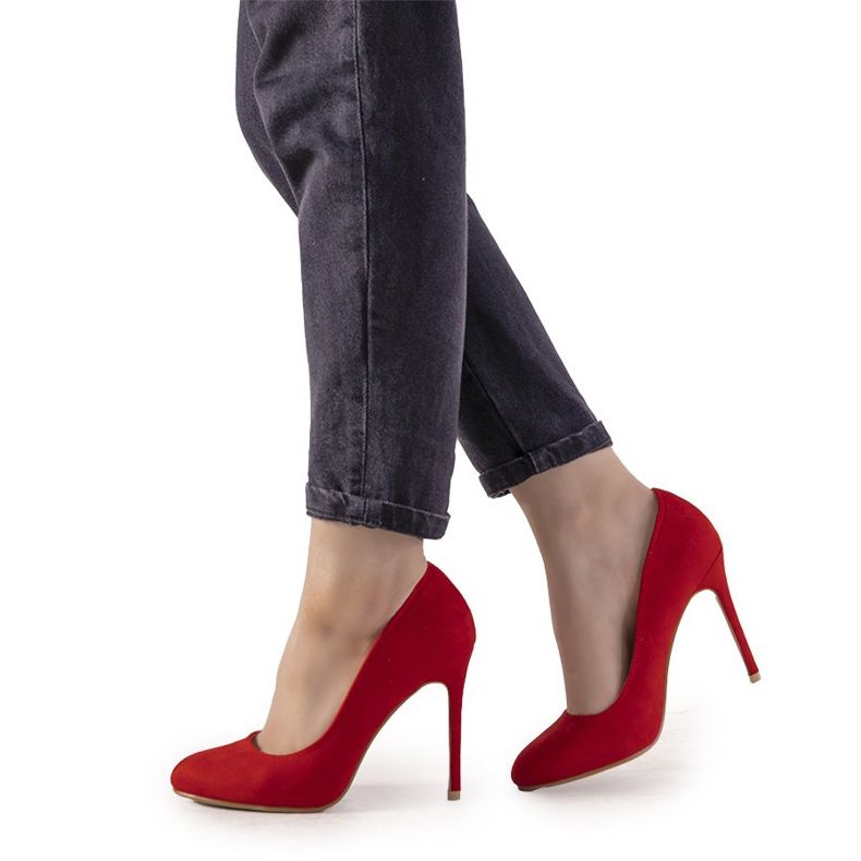 Crvene pumpe na Dermeno peti crvena