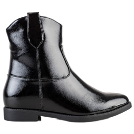 J. Star Crne kaubojke na klinu crno