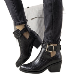 Crne gležnjače s Moderniso izrezima crna