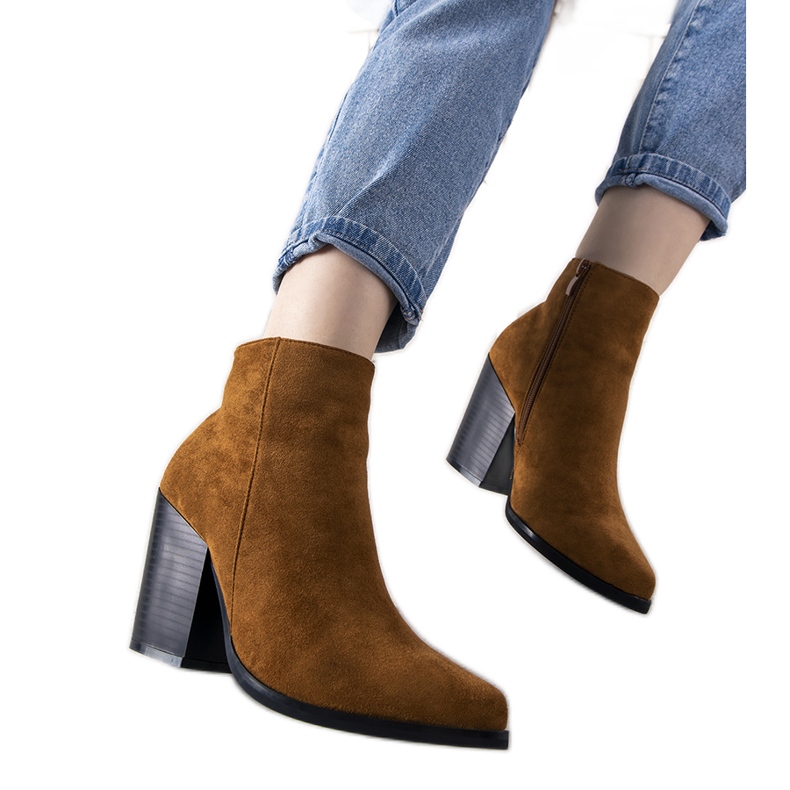 Deveće kaubojske čizme na Miladynom postu smeđa