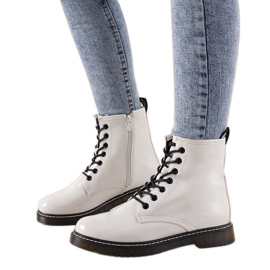 Ženske bijele lakirane čizme Peve bijela