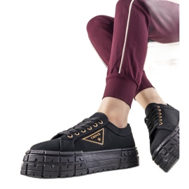 Crne tenisice na debelom potplatu od Giselle crna