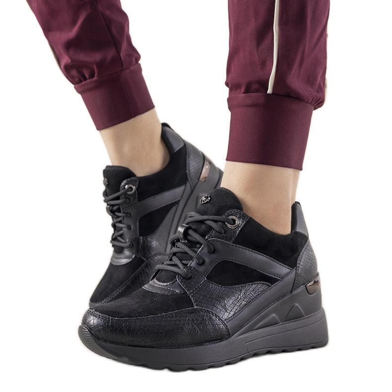 Crne tenisice s uzorkom zmijske kože iz Halseyja crno