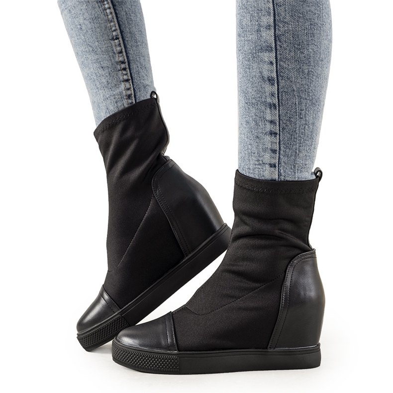 Crne elastične tenisice na klin Partida crno