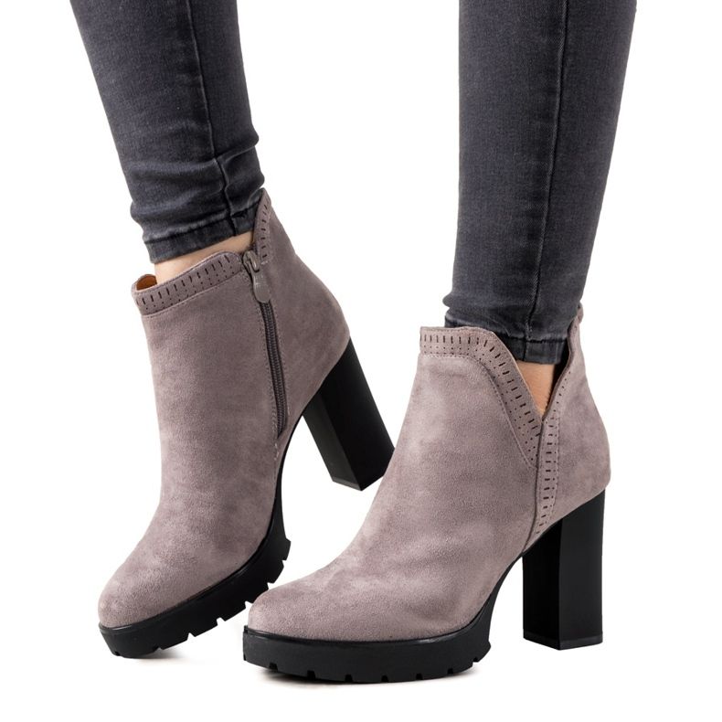 Sive čizme na Bushido stupu siva