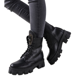 Crni hvatači s ukrasnim romskim jezikom crna