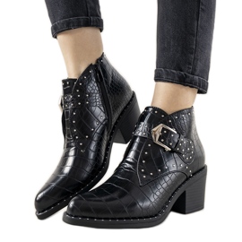 Crne gležnjače s kopčom Montiana crna