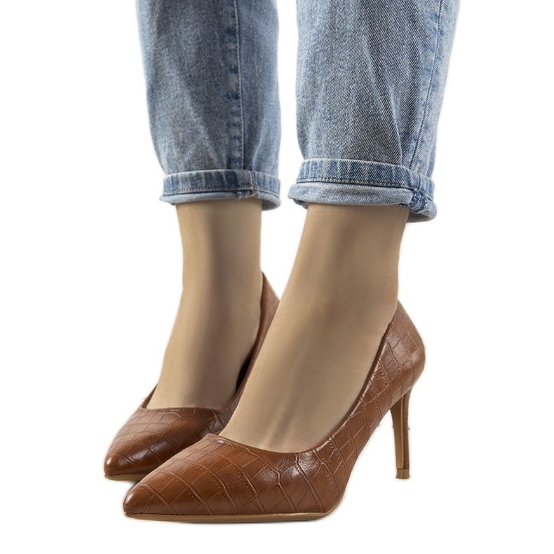 Smeđe pumpe na Byattovoj štikli smeđa