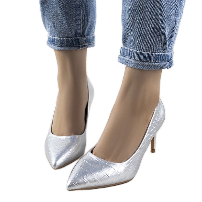 Srebrne pumpe na Byattovoj štikli srebro