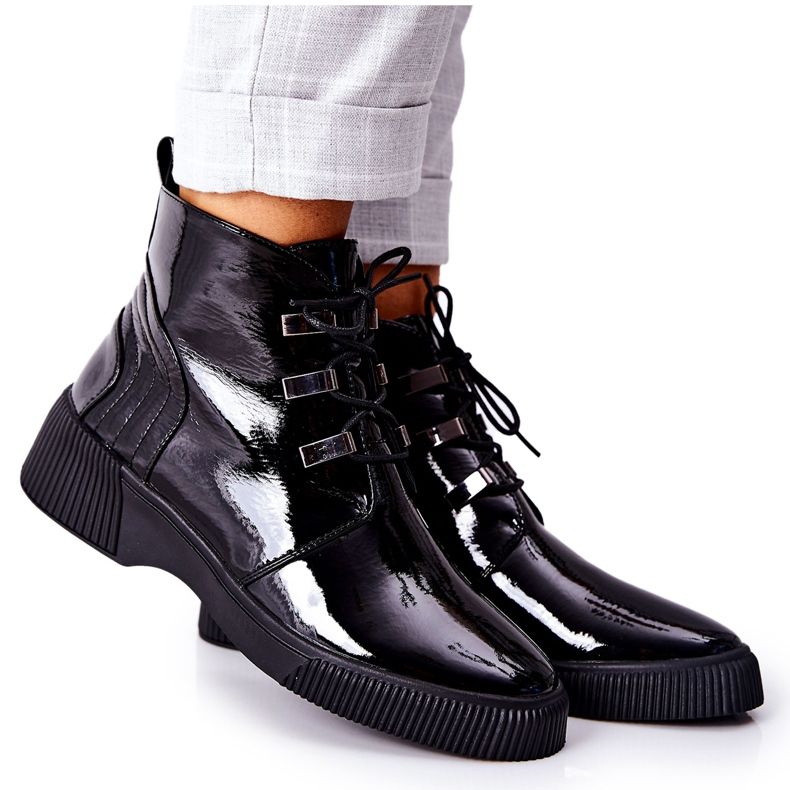 S.Barski Crne lakirane radničke čizme Vica crno