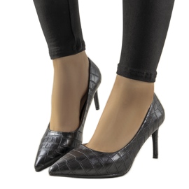 Crne pumpe na Byattovoj štikli crna