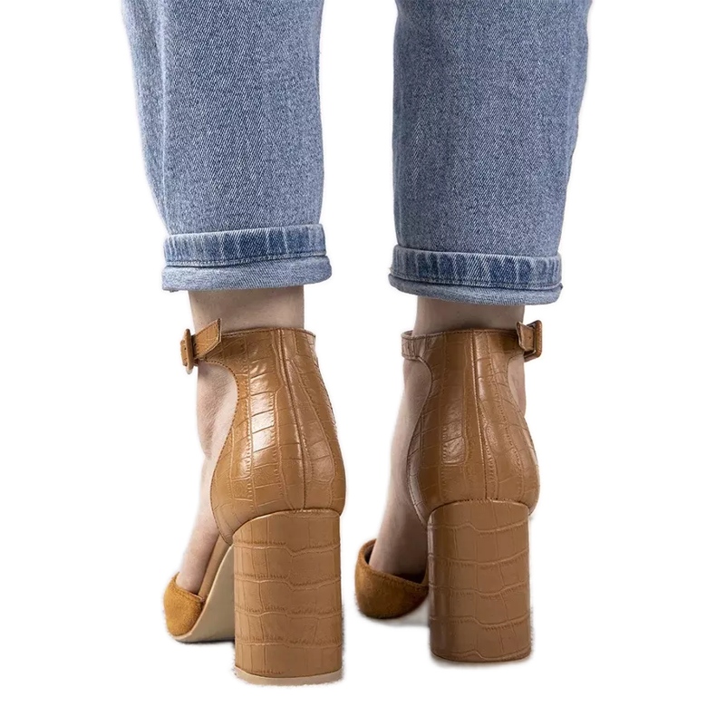 Camel pumpe na mjestu Natalie smeđa