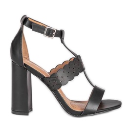 Crne sandale na objavi Like A Woman crna