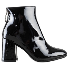 Lucky Shoes Lakirane čizme na stupu crna