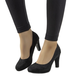 Crne pumpe na stupu od eko kože Sara crna