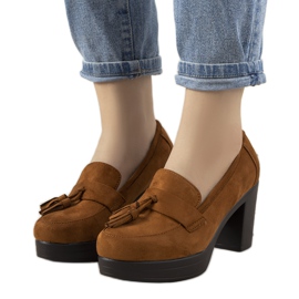 Smeđe mokasine na Himmelovom stupu smeđa