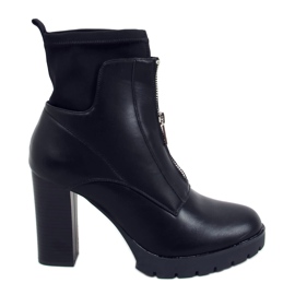 Crne štikle 168-255 Crne crna