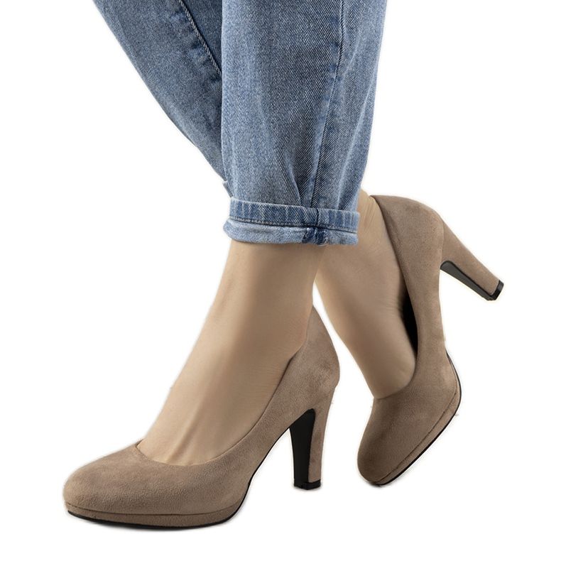 Bež pumpe na Sara stupu od eko kože