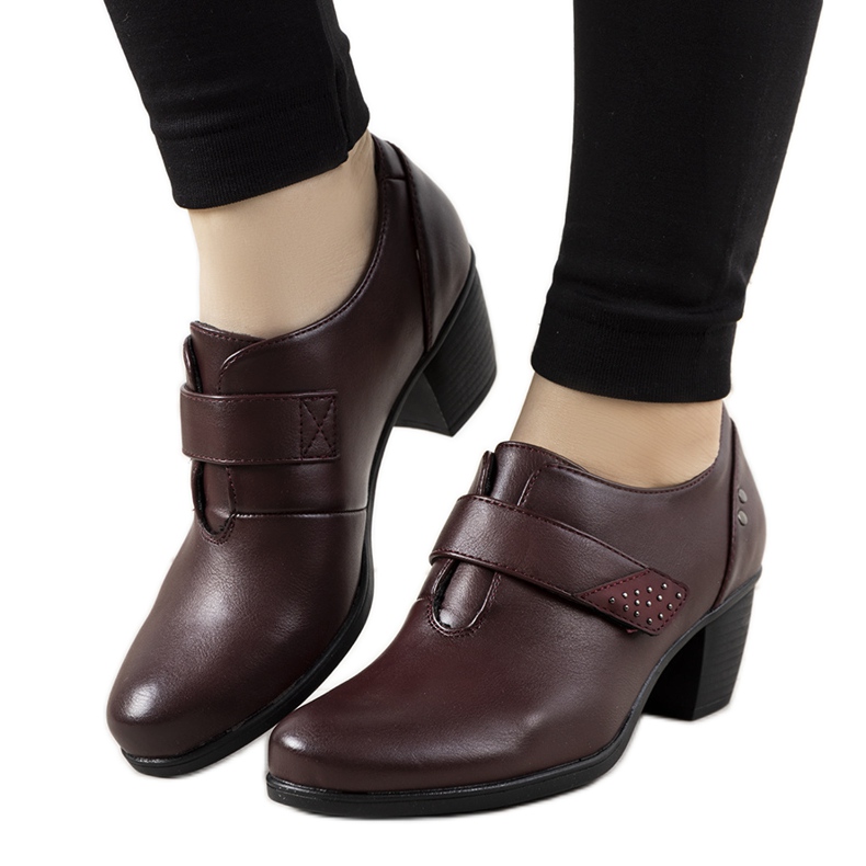 Maroon brogues na Biermann postu crvena raznobojna